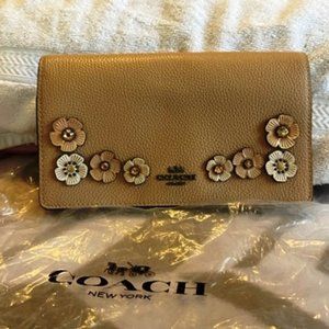 NEVER USED Coach Crossbody Clutch with Crystal Tea